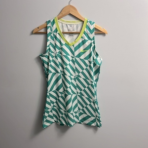 Nike‎ Pro Dri-Fit size Medium geometric shape sleeveless athletic top